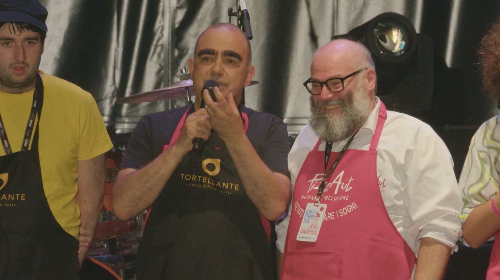 Carica il video: 